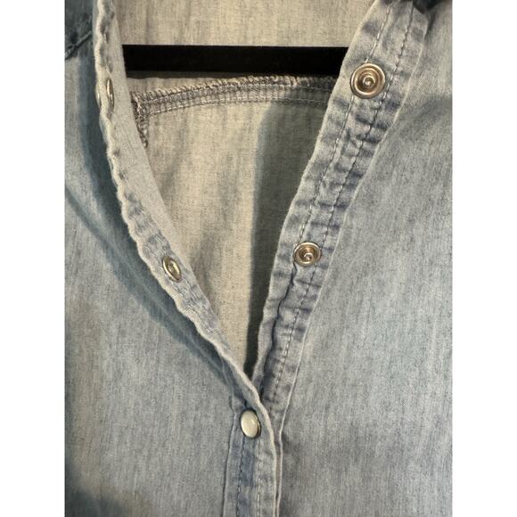 Rue 21 Blue Denim Look 100% Cotton Button Up Long Sleeve Collared Shirt, Medium - Picture 4 of 6